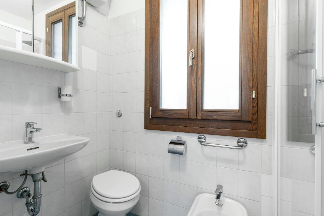 Appartamento Ai Miracoli Venesia Bagian luar foto