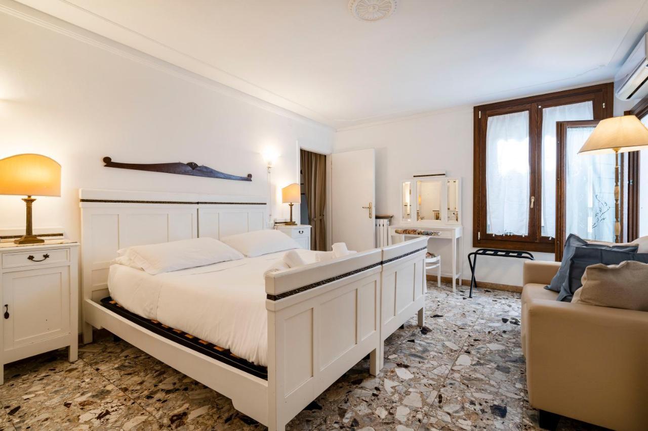 Appartamento Ai Miracoli Venesia Bagian luar foto